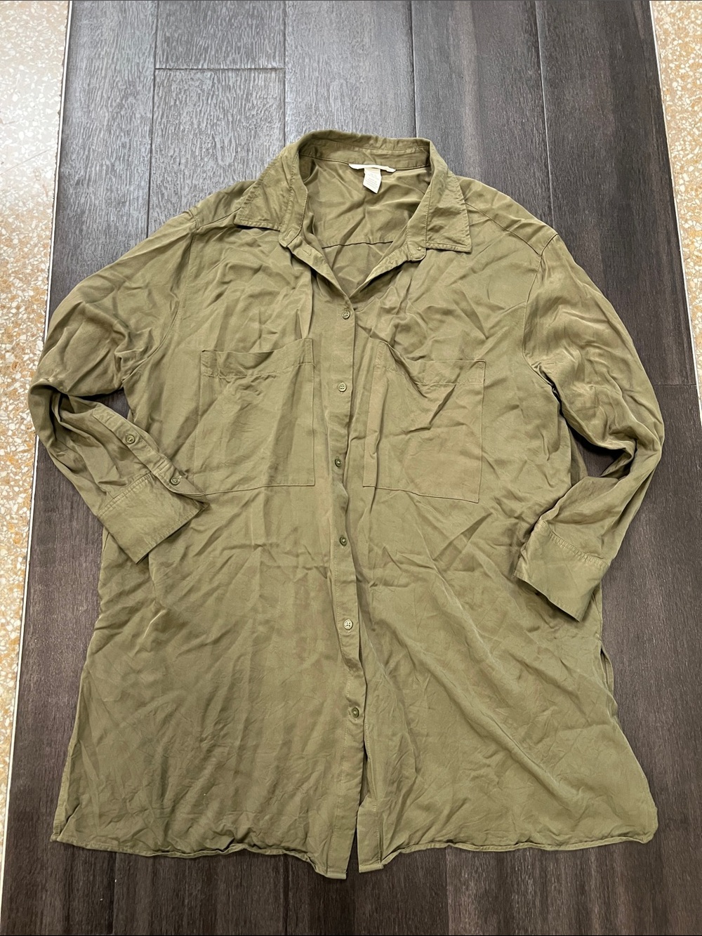 H&M Olive Green Long-Sleeve Button-Down dress